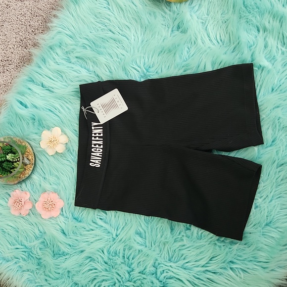 2 PC set from Savage Fenty - Picture 3 of 3